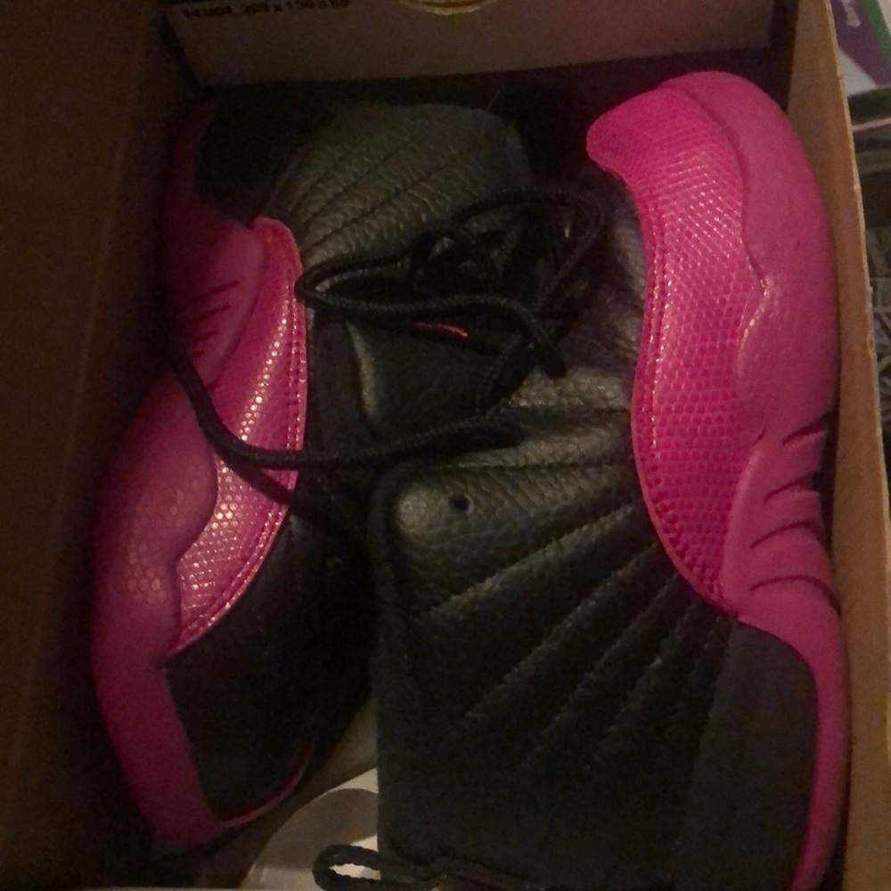 Hot pink retro 12s